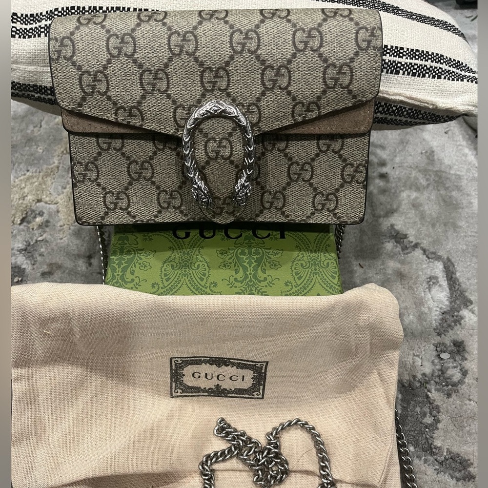 Gucci mini Diynos on chain